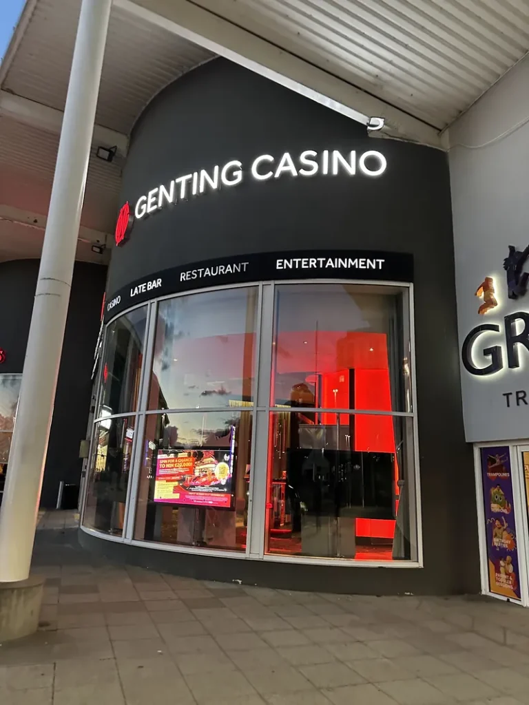 Genting Casino Fountain Park entrance close-up