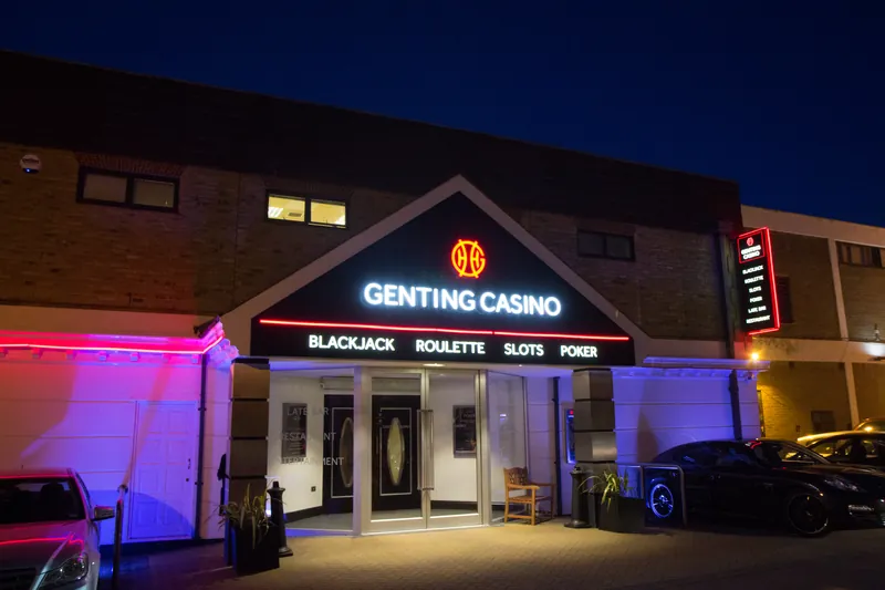 Genting Casino Luton illuminated entrance