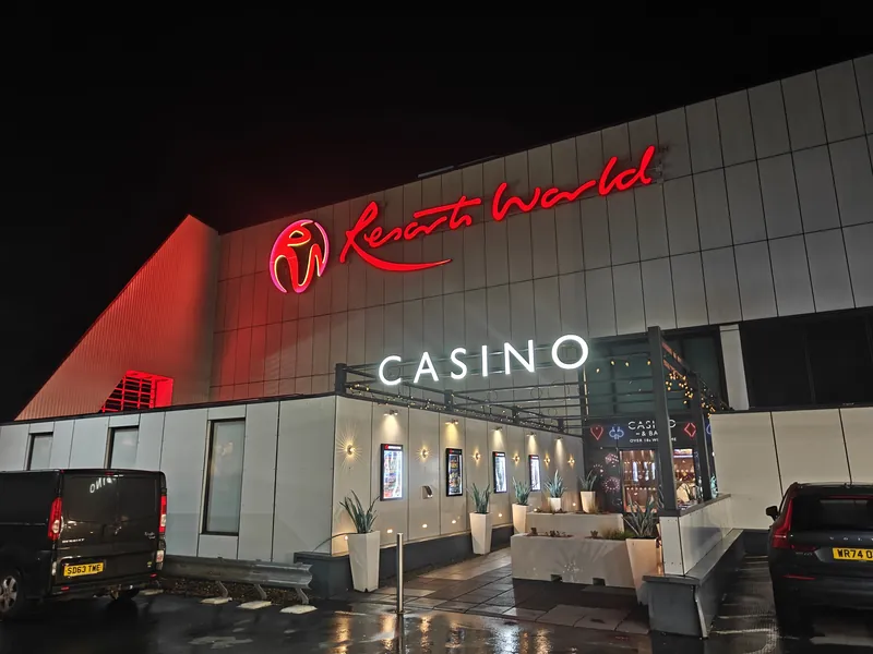 Genting Casino Resorts World Birmingham entrance at night