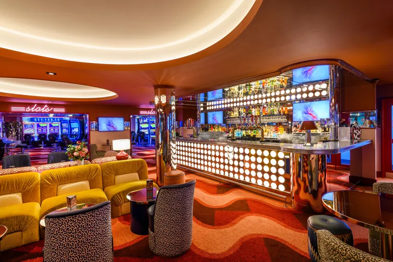 Bar and lounge at Genting Casino Westcliff