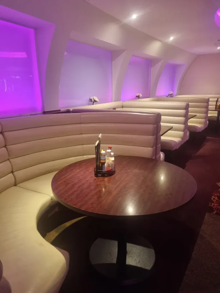 Dining booths at Grosvenor Casino Aberdeen