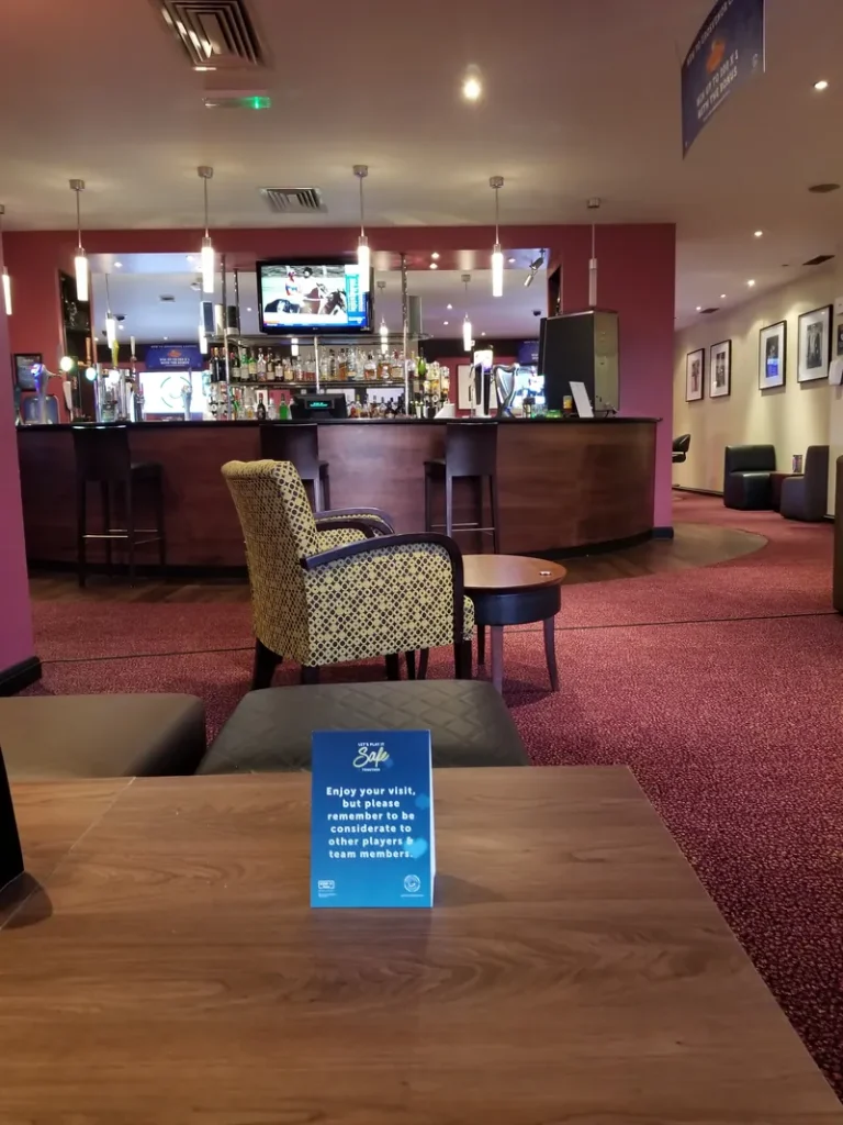 Bar and lounge at Grosvenor Casino Edinburgh Maybury