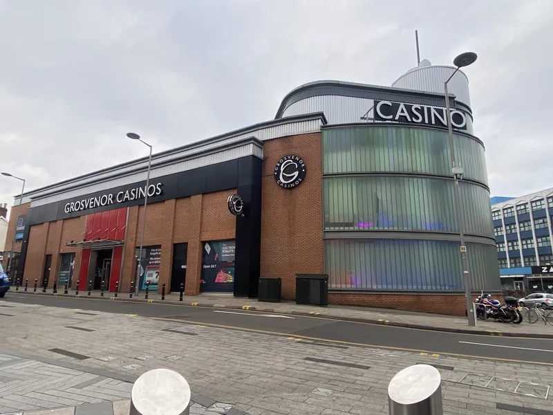 Curved facade of Grosvenor Casino Leicester