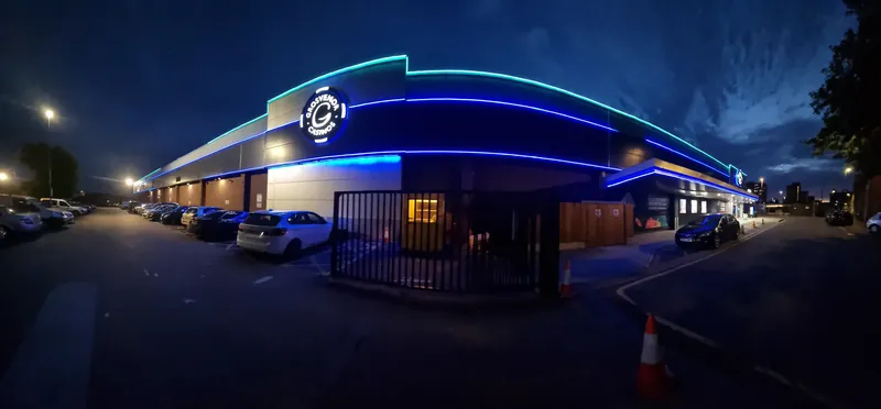 Night exterior of Grosvenor Casino Luton