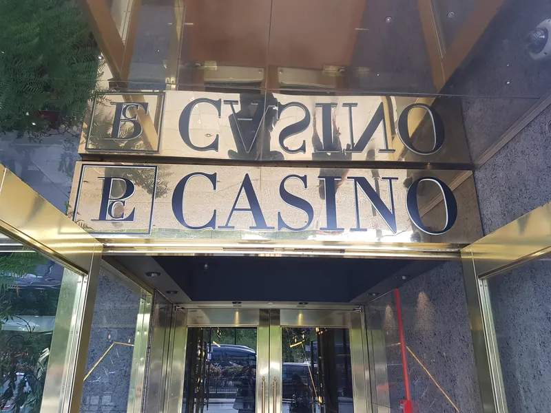 Entrance to Park Lane Club